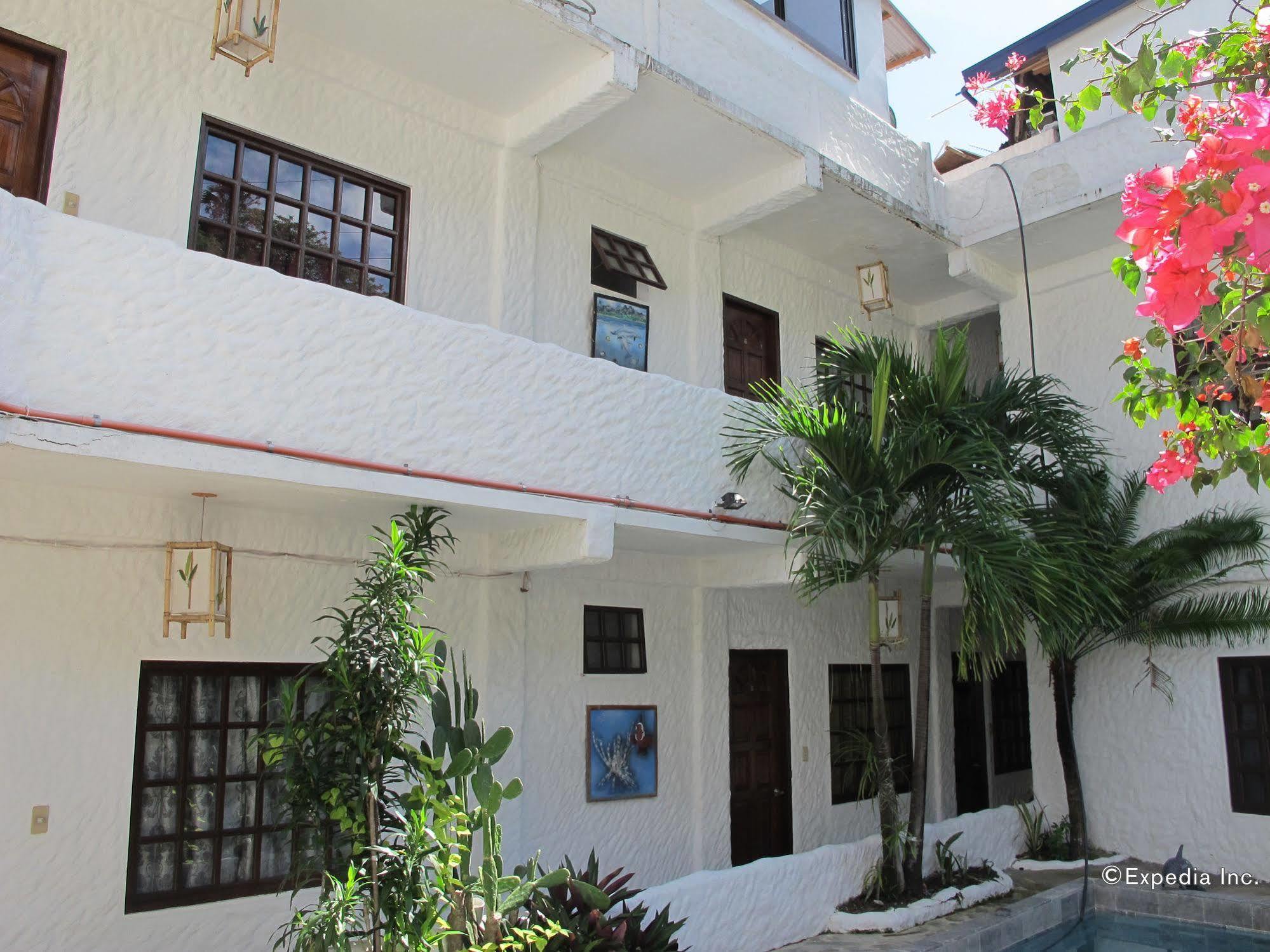 Scandi Divers Puerto Galera Exterior photo